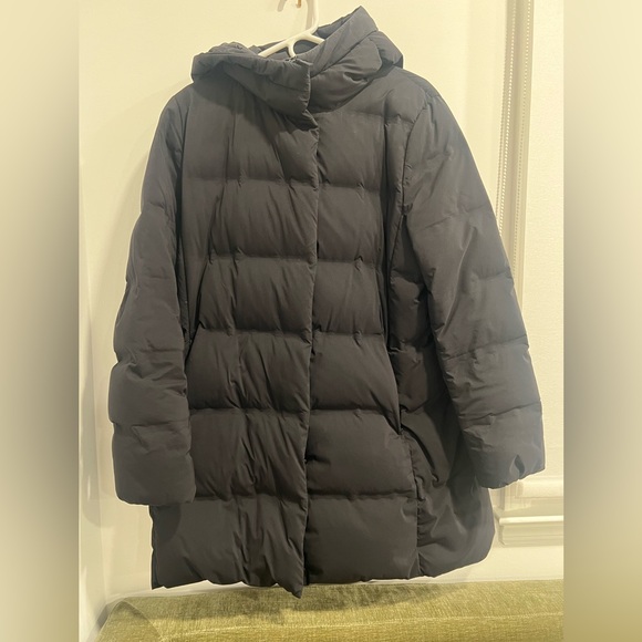 Uniqlo Women's Black Puffer Jacket - Picture 1 of 3